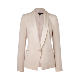 Blazer de mujer planchado
